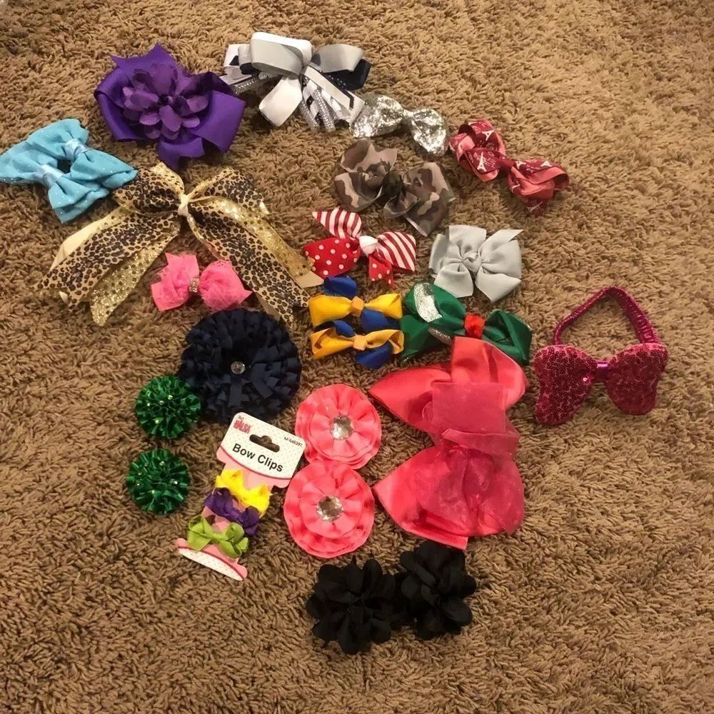 Bundle of bow clips